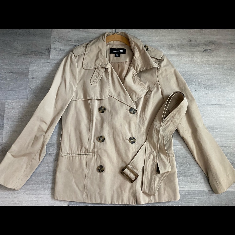 Tan jacket. Forever 21. Size M. 9/10.